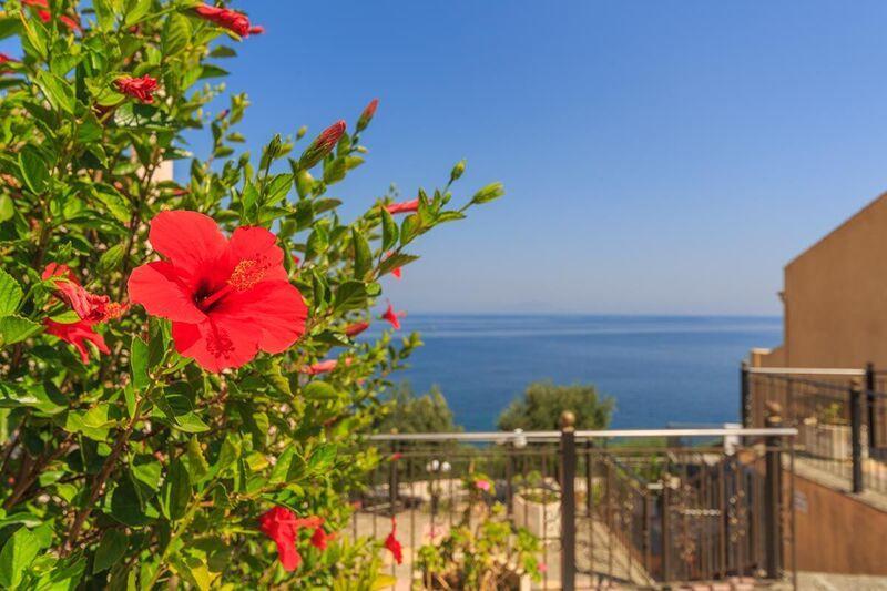 Costa Blu Hotel Mpenitses Eksteriør billede